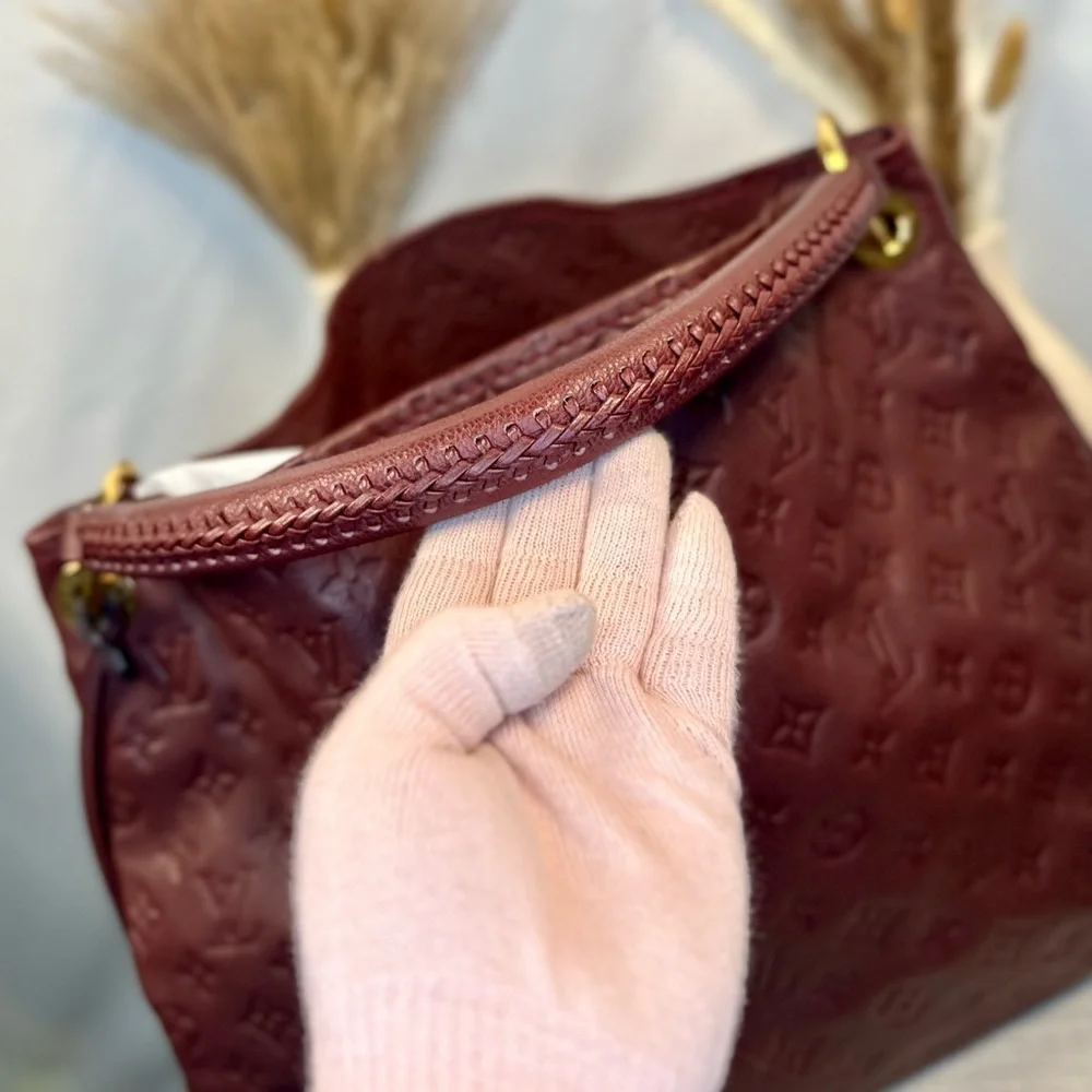 EUC Louis Vuitton Raisin Empreinte Monogram Leather Artsy MM